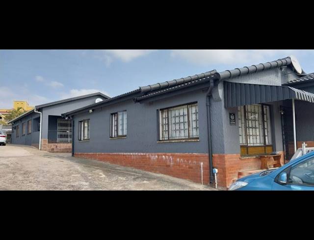 3 BEDROOM HOUSE FOR SALE IN CRAIGIEBURN